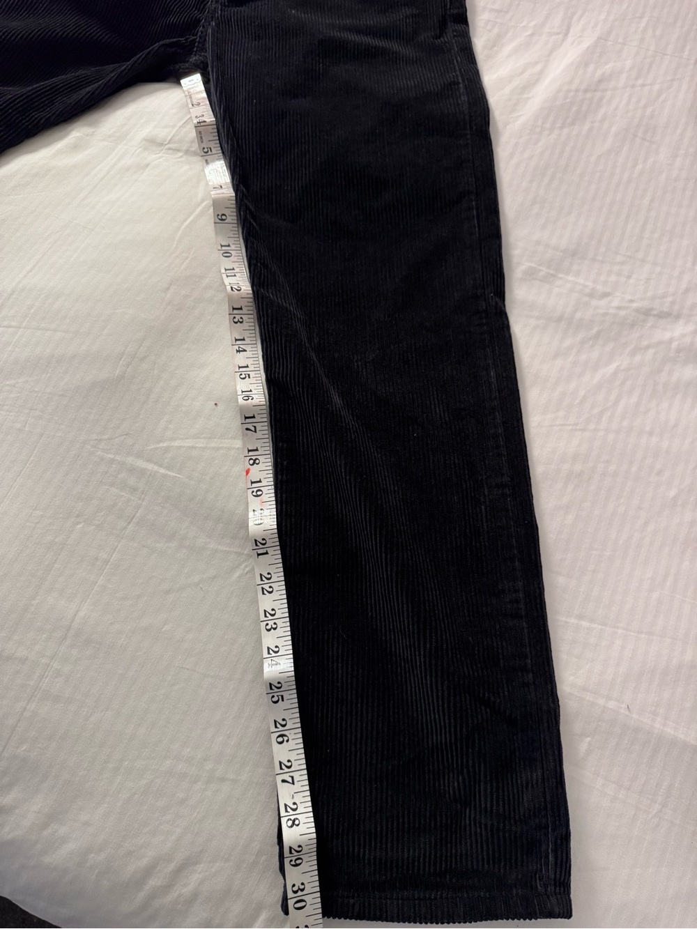 NWT Levi’s Women’s Black Corduroy Straight Leg Jeans 29x30 - Picture 4 of 9